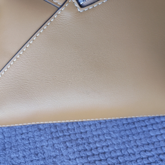 Loewe Large Puzzle Edge In Tan - Picture 15 of 15